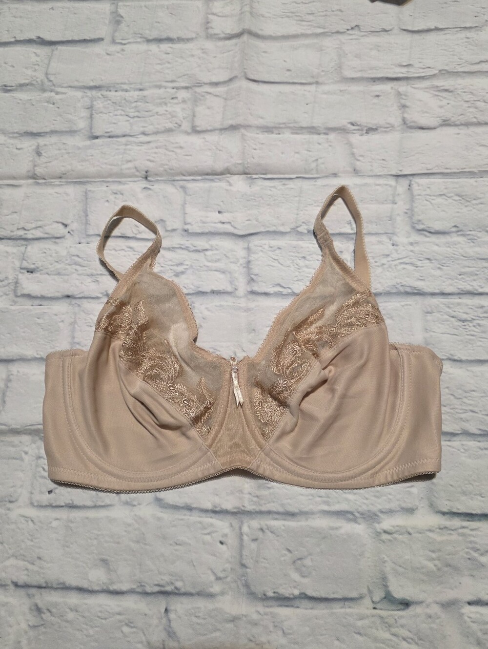 Wacoal Nude Beige Lace Underwire Bra Size 34DD